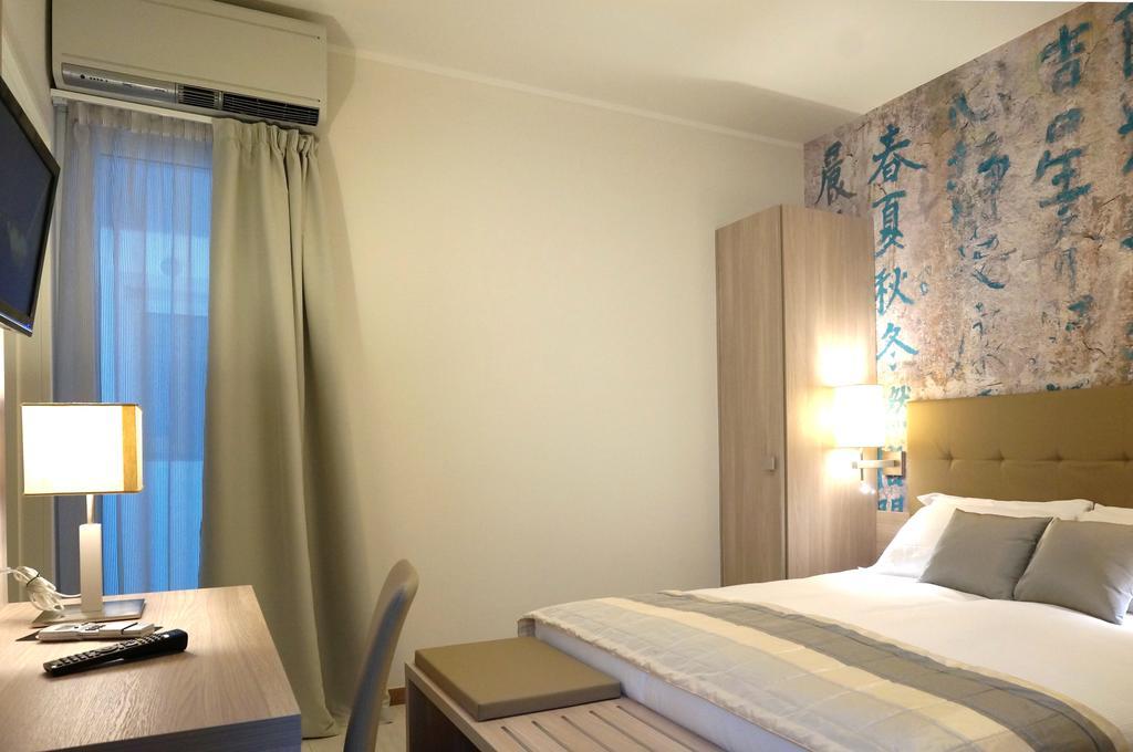 Small Double Room,118593256:JPEG