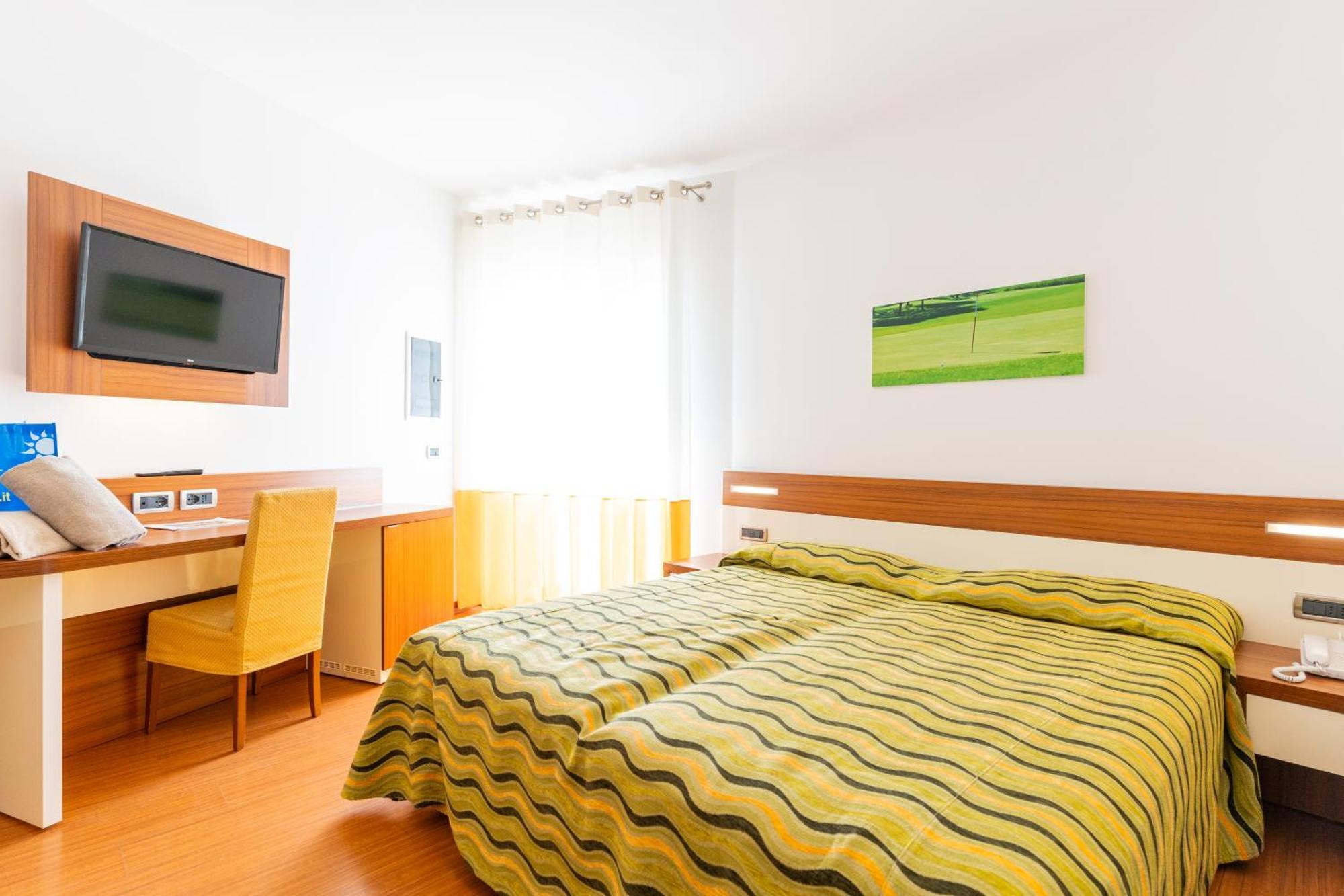 Camera Matrimoniale con Letto Supplementare (3 Adulti)