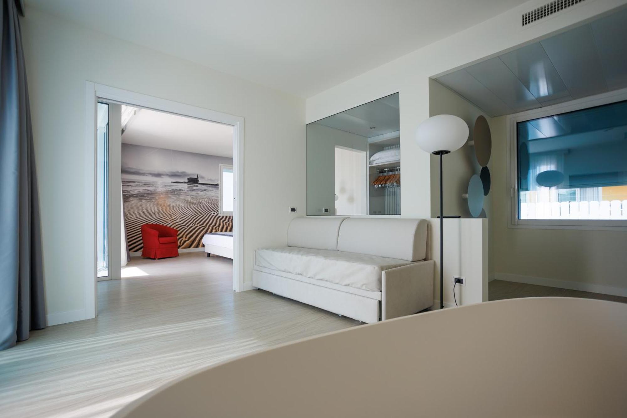 Suite Sea View,1587517942:JPEG