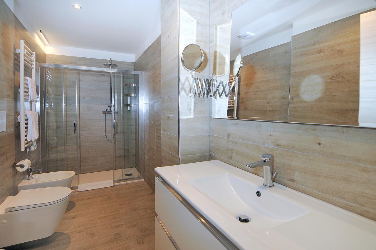 Large Junior Suite Jacuzzi Sauna Annex Building,781022847:JPEG